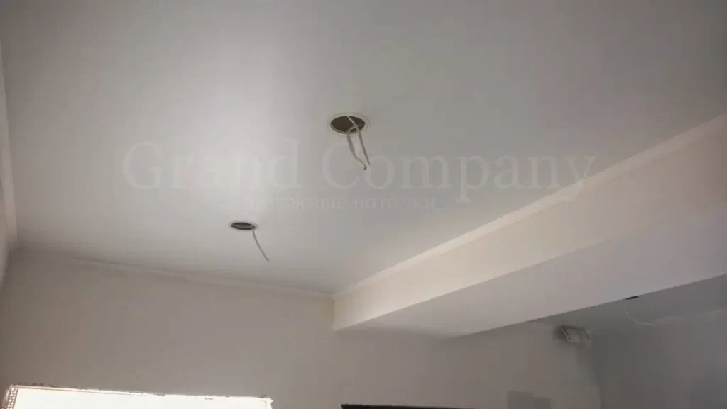 монтаж матовых натяжных потолков